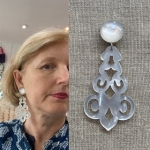 Grande boucles d’oreilles en résine clip arabesque made in France