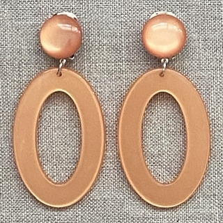 Boucles d’oreilles Clips résine made in France saumon