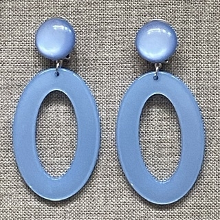 Boucles d’oreilles pervenche Clips résine made in France