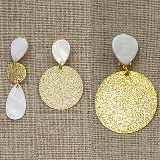 Boucles d’oreilles clip percées dorée et nacre Made in France