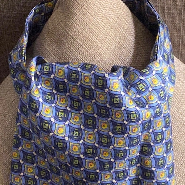 foulardhommemotifbleu.lescolliersdamelie.pari