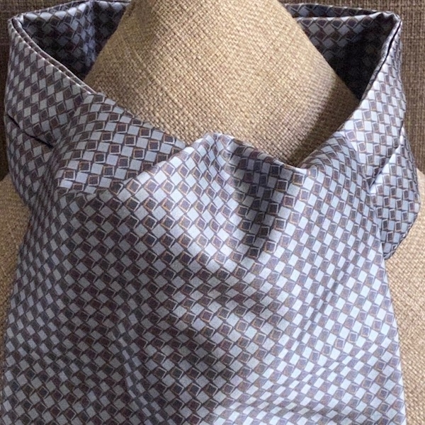 foulardhommegris.lescolliersdamelie.paris