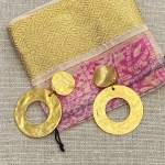 Boucles d’oreilles martelées clips dorées mat Made in France