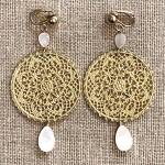Boucles d’oreilles nacre dorée clip Made in France rosace