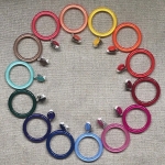 Boucles d’oreilles couleur clip résine créoles