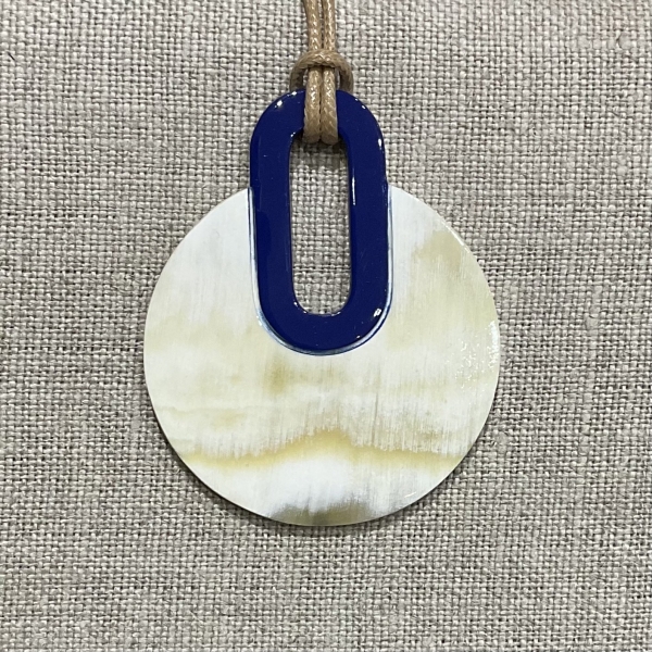 Colliers de corne de buffle naturelle couleur laquée