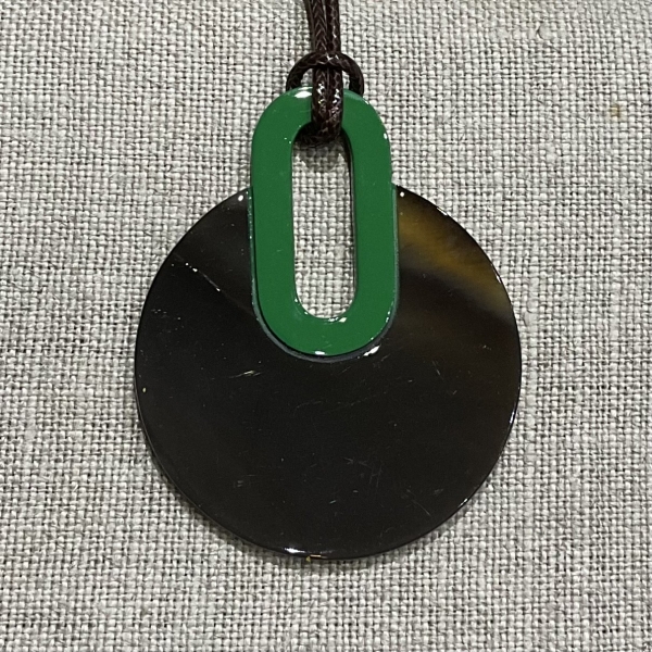 Colliers de corne de buffle naturelle couleur laquée