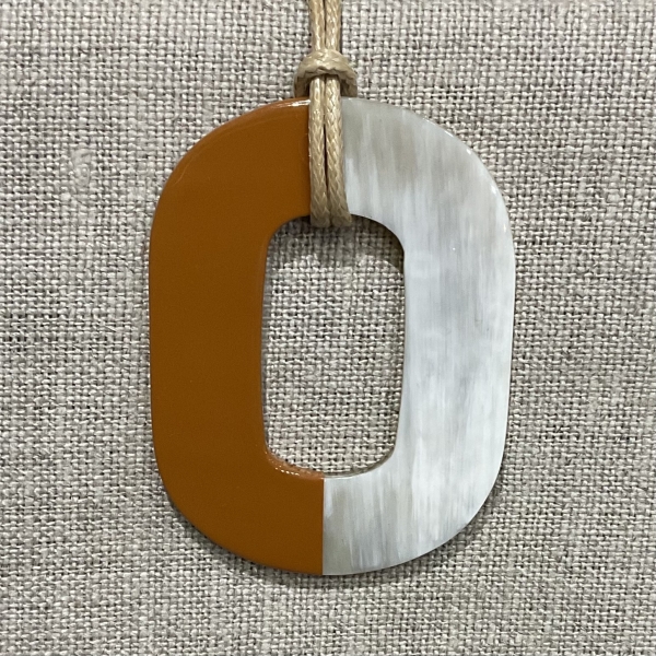 Colliers de corne de buffle naturelle couleur laquée