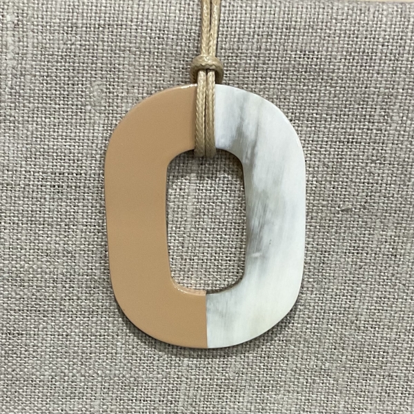 Colliers de corne de buffle naturelle couleur laquée