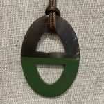 Collier corne de buffle naturelle couleur laquée