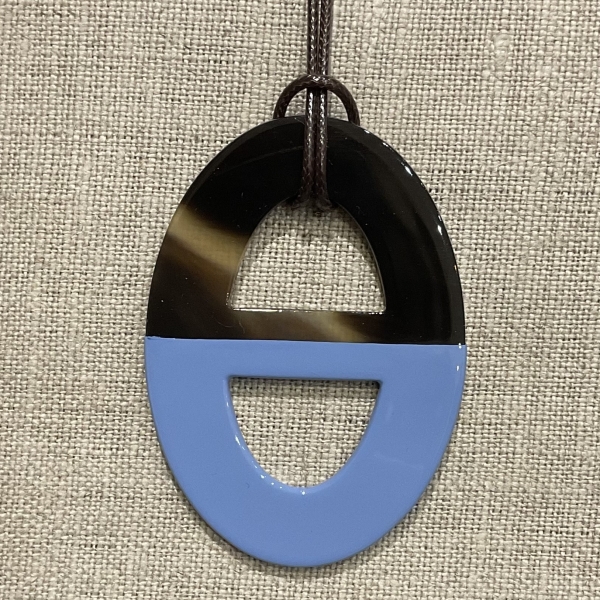 Collier corne de buffle naturelle couleur laquée