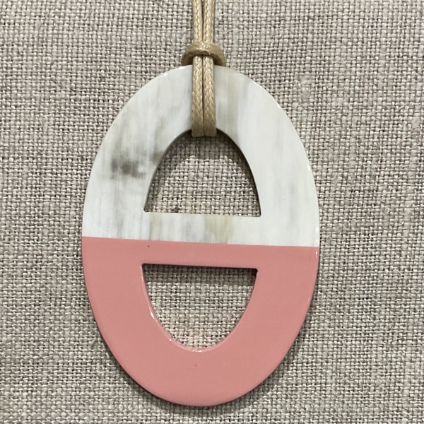 Collier corne de buffle naturelle couleur laquée