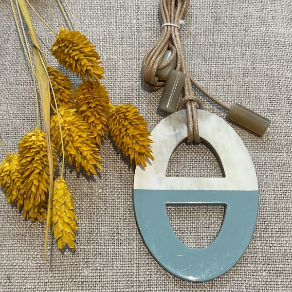 Yvelinebleugris.lescolliersdamelie.paris