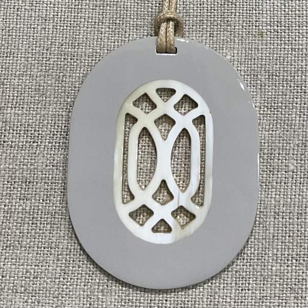 Colliers de corne de buffle naturelle couleur laquée