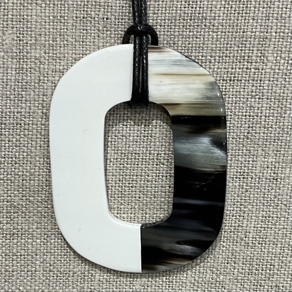 Colliers de corne de buffle naturelle couleur laquée