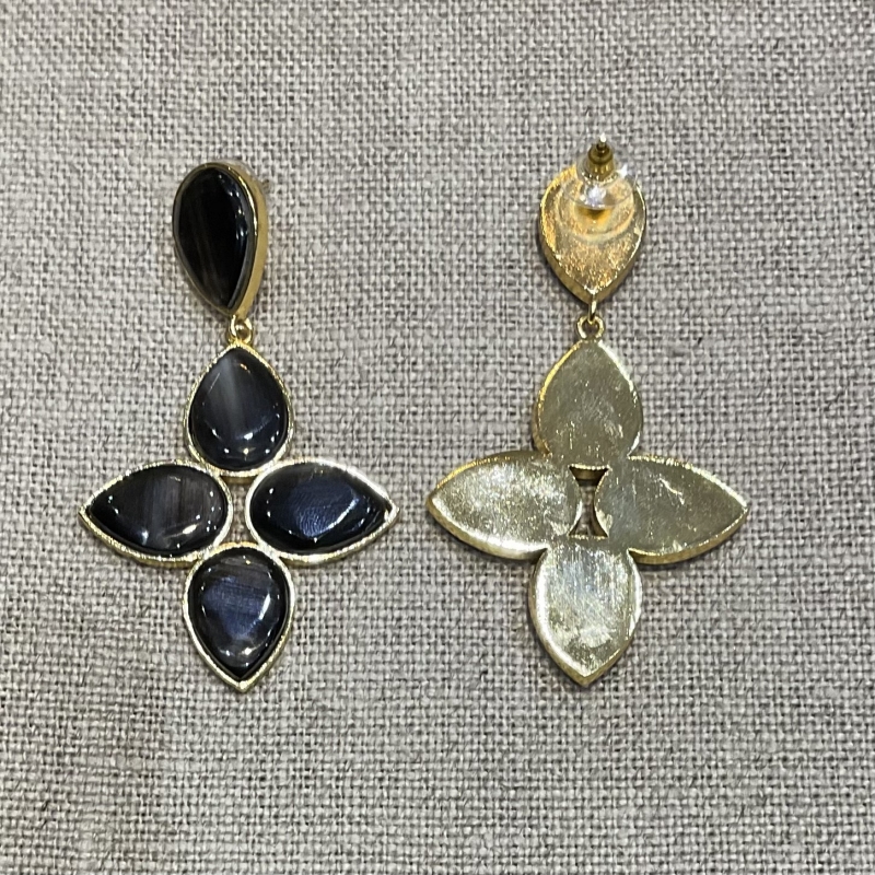 Boucles d'oreilles clips corne de buffle noir
