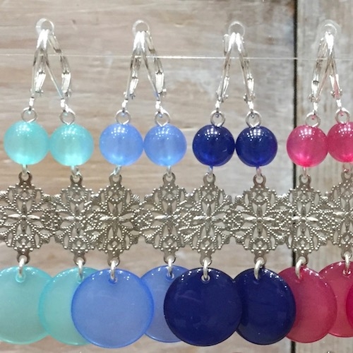 Boucles d’oreilles colorées percées Made in France résine