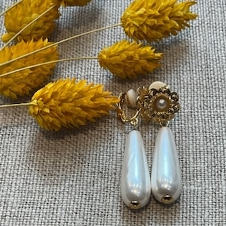 Priscile boucles d’oreilles Clips perle et top fleur dorée