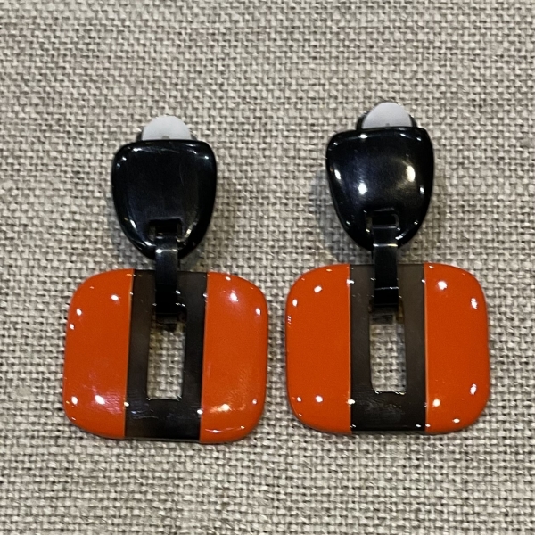 Boucles d’oreilles corne de buffle laquée orange