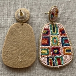 Boucles d’oreilles percées perles de rocailles