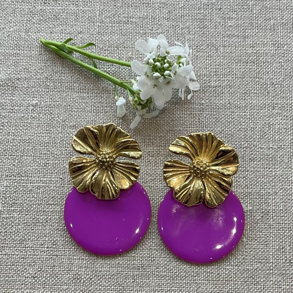 Boucles d’oreilles fleurs dorées Violet
