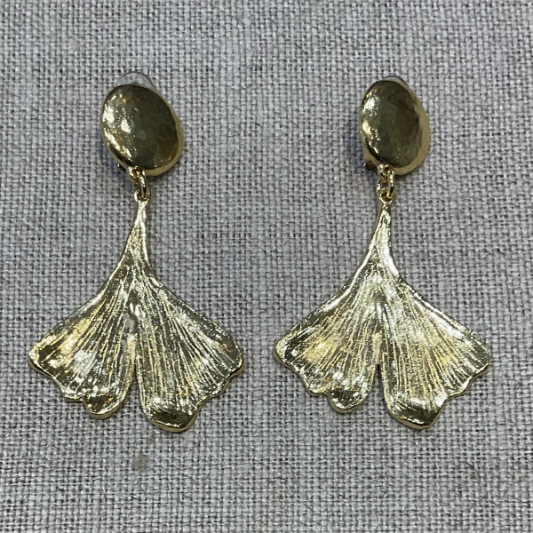 Boucles d’oreilles feuille de gynco doré